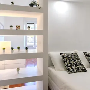 https://milanoverse-apartment.italymilanhotels.net